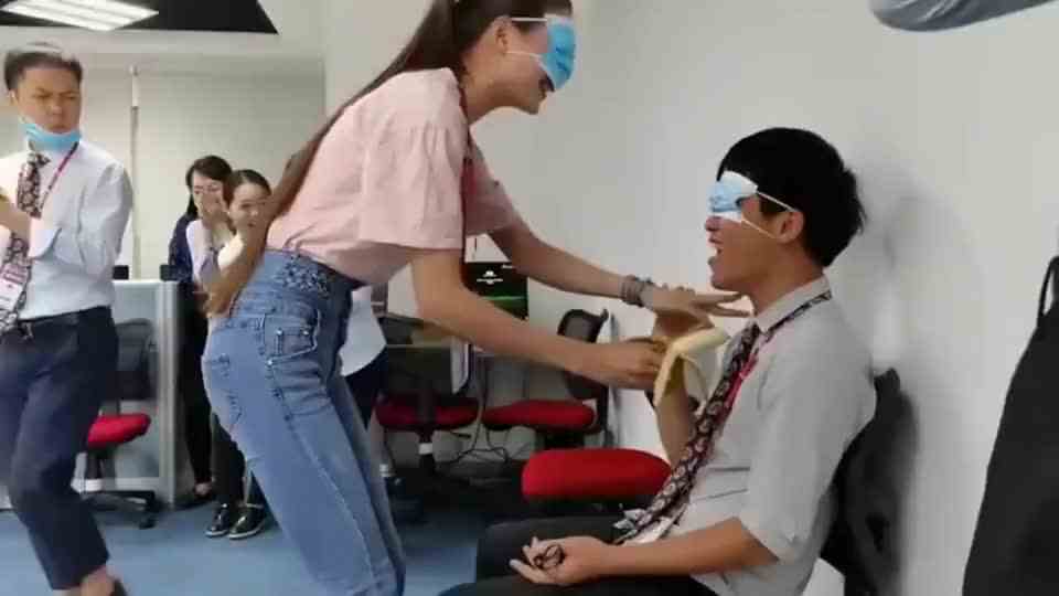 这个游戏应该男女互换一下