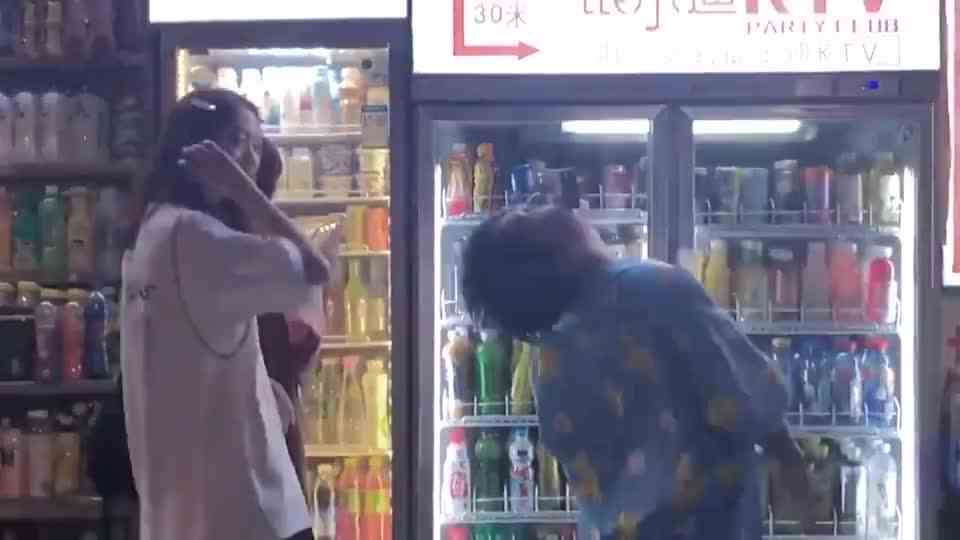 我试过，然后把膜咬碎了