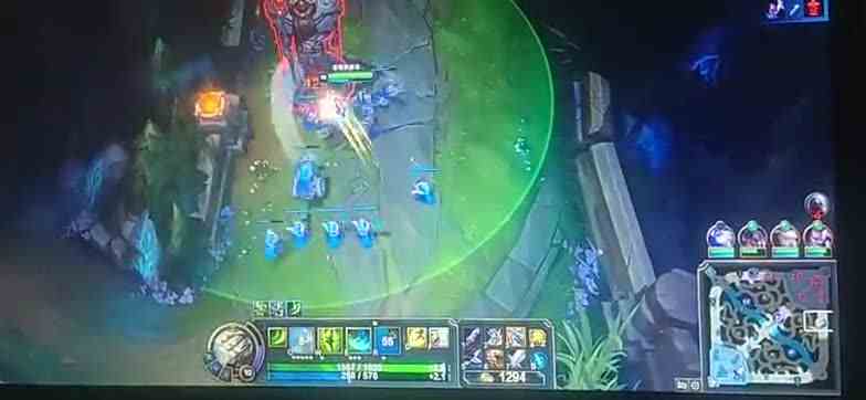 850块钱出个可以1080p极高画质玩英雄联盟能到100多fps的笔记本，明天中午再挂闲鱼