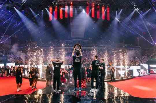 社区Dota Best Dota Zard与官方沟通举办第二届互联网杯