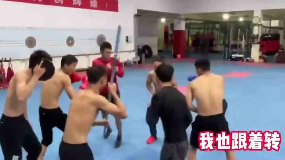 这是什么走位啊？不多看两遍都看不明白
