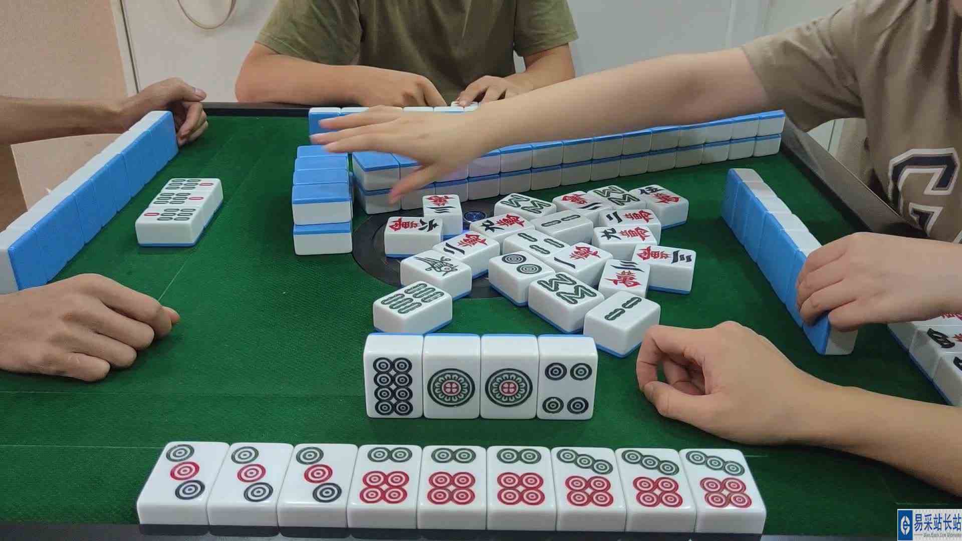 对家考虑这么久，原来是打1筒放我炮哦#开州换三张#血战麻将