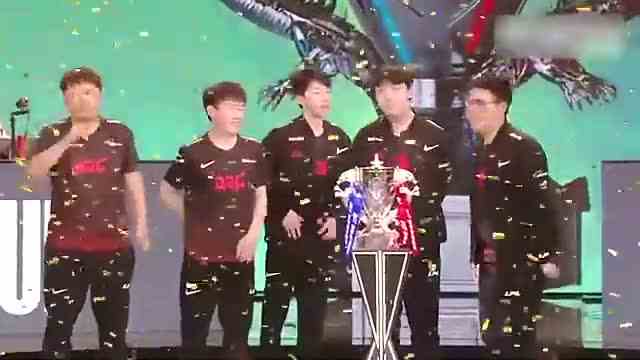JDG获得2022LPL夏季赛冠军 Yagao荣膺FMVP