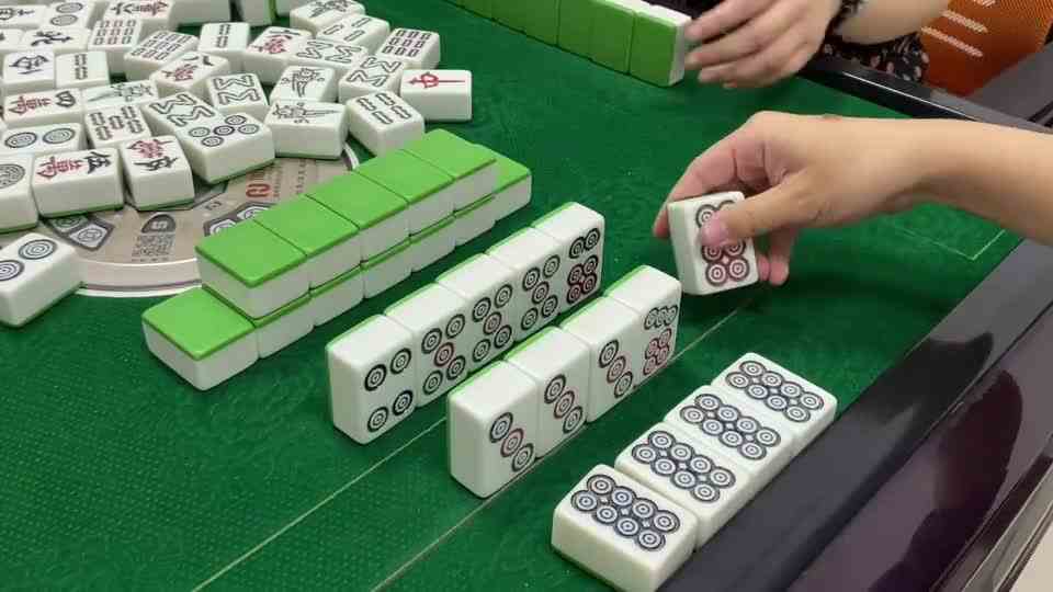 麻将：这牌炸胡吗