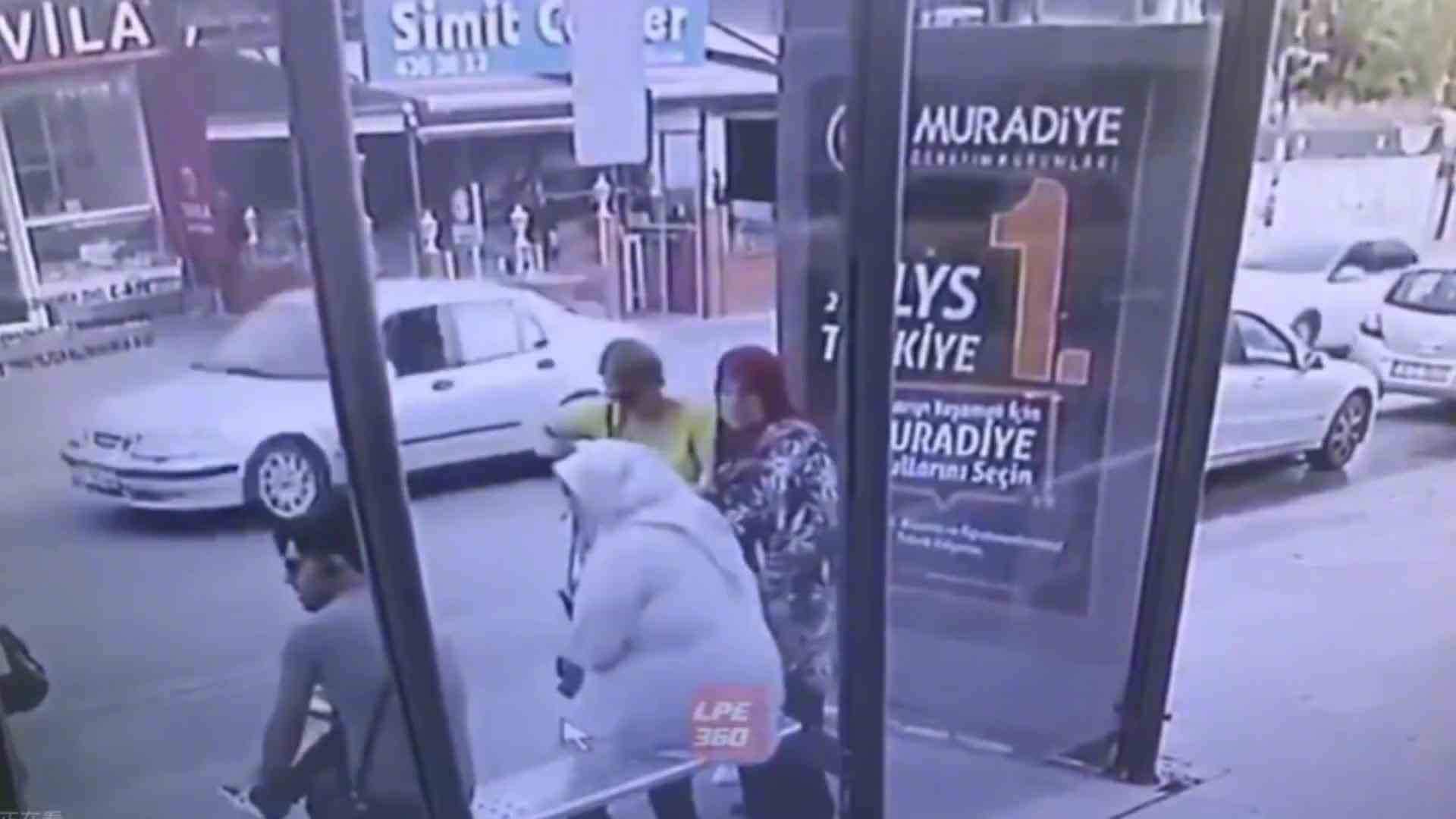 凳子:我承受了我不该承受的重量