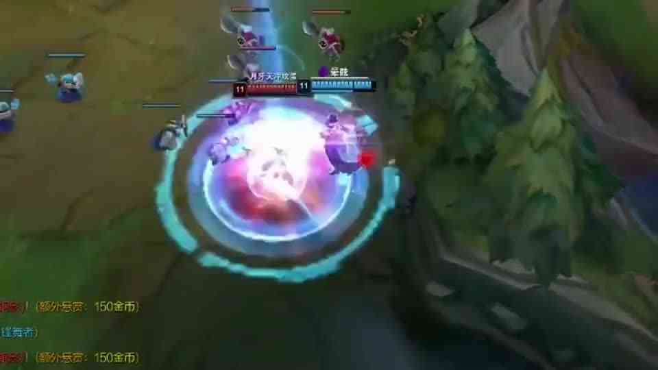 剑姬一秒四破，满血的锐雯瞬间残血，决定胜负往往只需要一秒！