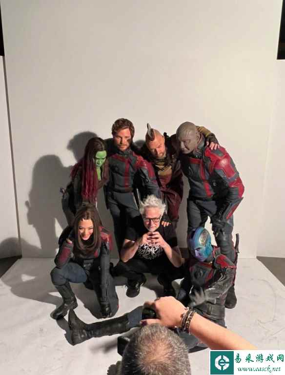 滚导分享《银河护卫队3》新幕后合照！豆瓣评分8.5分