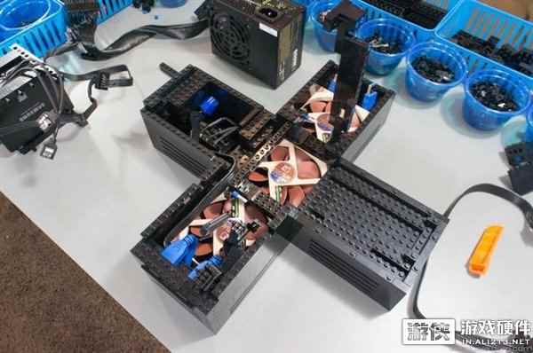 城会玩！国外牛人用乐高积木自制电脑