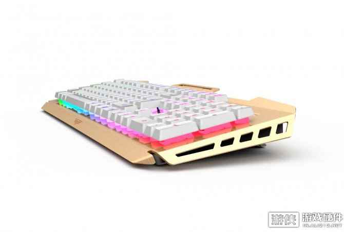 游戏网咖又系猛货 新贵轻雅816发光键盘炫酷上市
