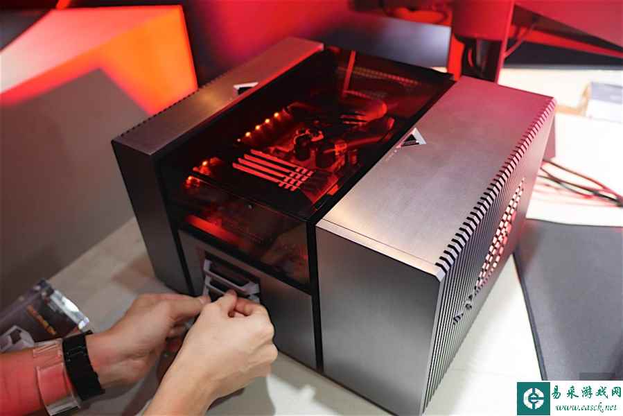 台北展前预热 华硕发布概念DIY电脑ROG Avalon