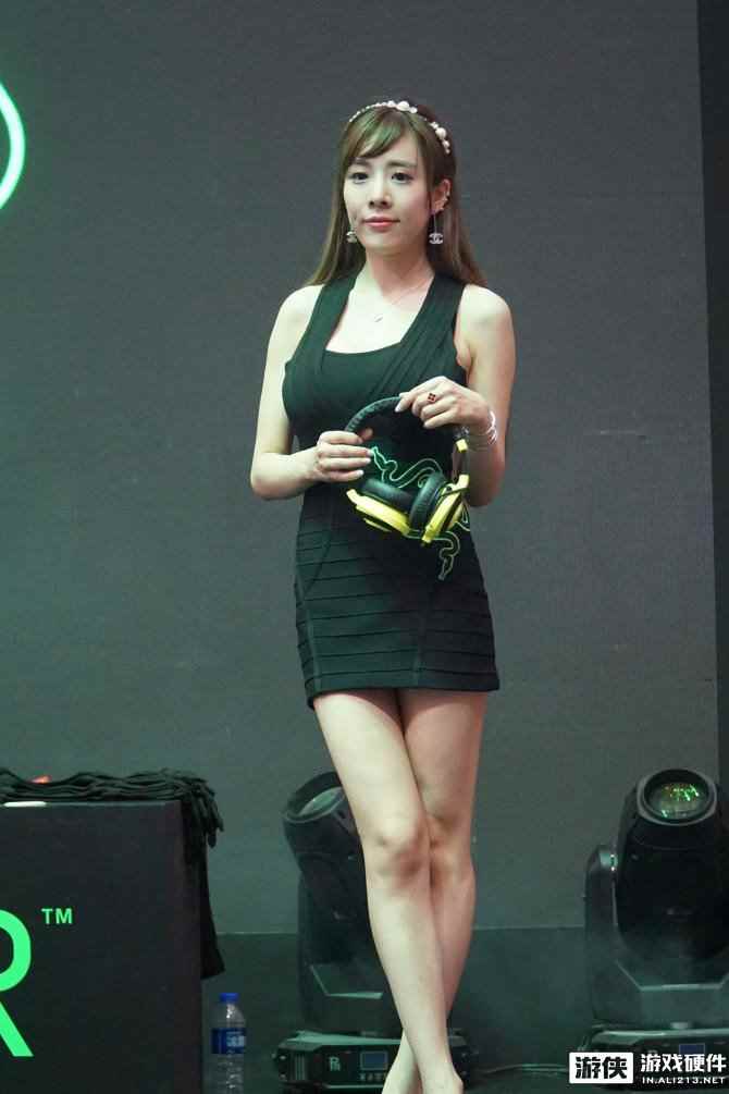 竟然请了各种庞然大物来到会场 雷蛇你太狠了