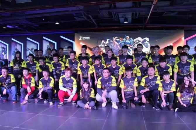 三星电竞显示器 《守望先锋》高手对决神器