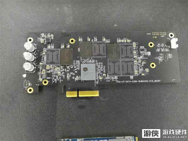 台北电脑展：七彩虹两款高端SSD现身！自带信仰灯