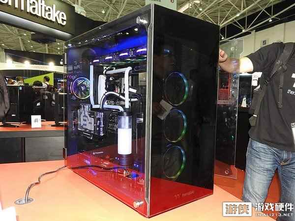 台北电脑展：TT View 91 TG机箱亮相!双钢化玻璃侧透