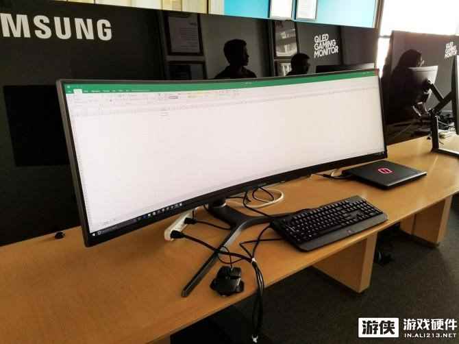 三星最大曲面游戏显示器CHG90获HDR 600认证！