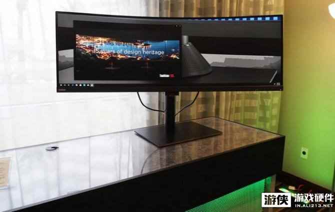 CES 2019：联想ThinkVision P44W超宽曲屏显示器上手