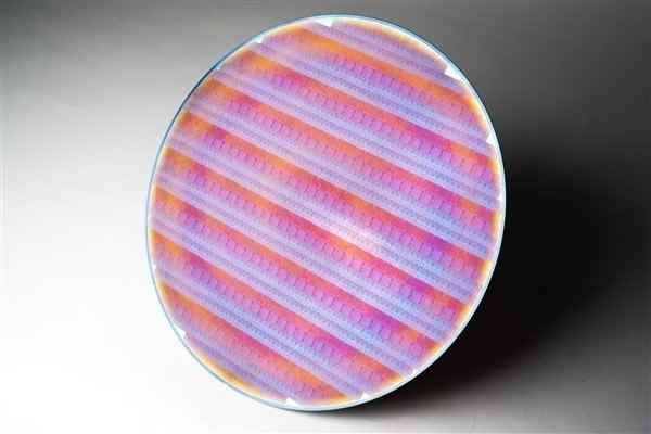 先进工艺逆袭 Intel拿下爱立信：1.8nm代工5G芯片