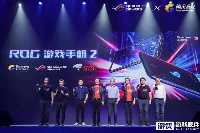 ROG 2019新品发布会 :“天生BUFF”华硕路由竞力飙速