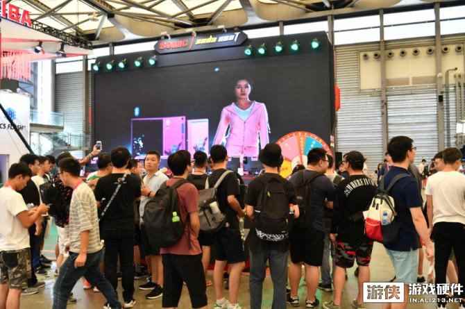 CJ19：斗鱼人气主播周淑怡携手AMY战队助力硕美科