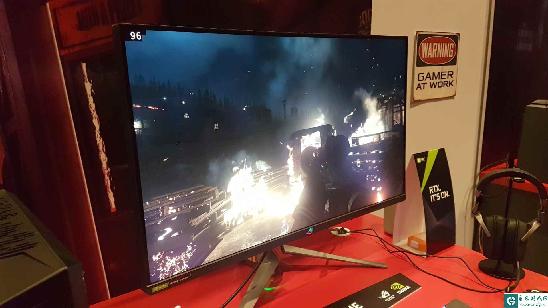 华硕ROG PG32UQX显示器 4K144Hz IPS面板获DisPlayHDR1400认证