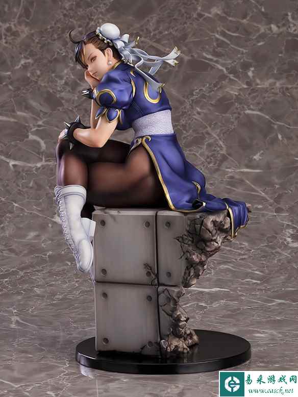 手办鉴赏室：春丽黑丝肉腿太吸睛！金发红瞳哥特偶像