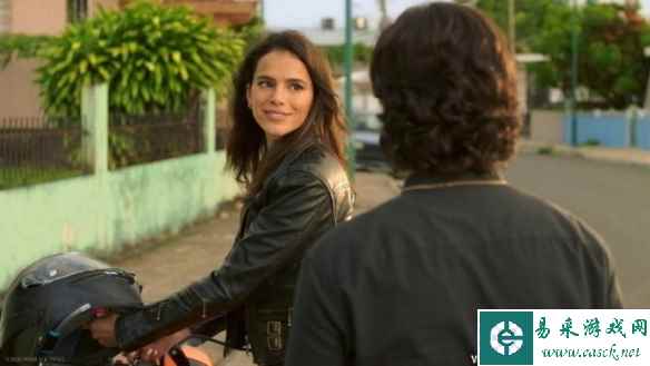 DC新片《蓝甲虫》曝新剧照 布鲁娜马尔科辛美炸了！