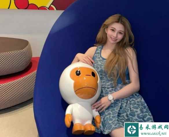 邱淑贞长女沈月晒照庆祝22岁生日！对镜微笑状态不错