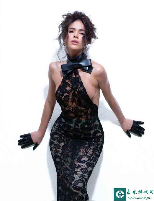 布鲁娜·马尔科辛全新杂志写真 透视装展现完美身材