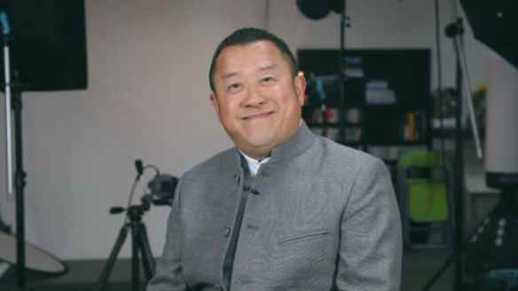 70岁曾志伟被曝住院开刀 女儿曾宝仪发声：一切顺利