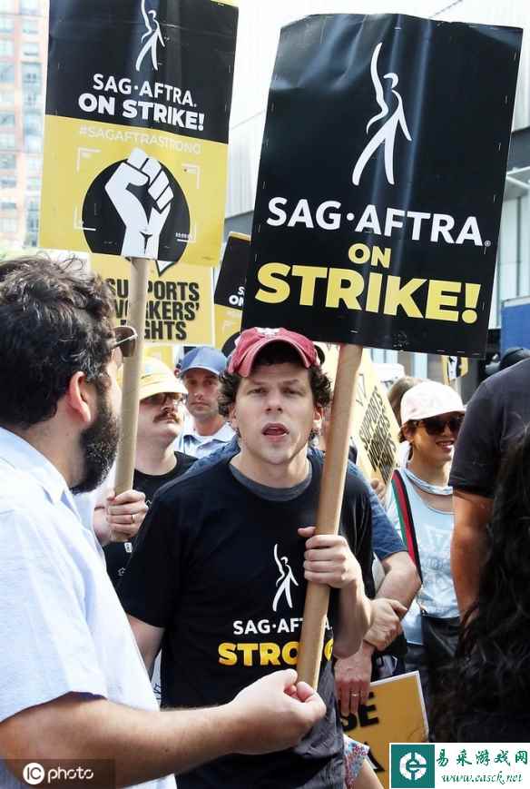 美国工会和电影公司没谈拢 编剧演员罢工恐怕还得继续