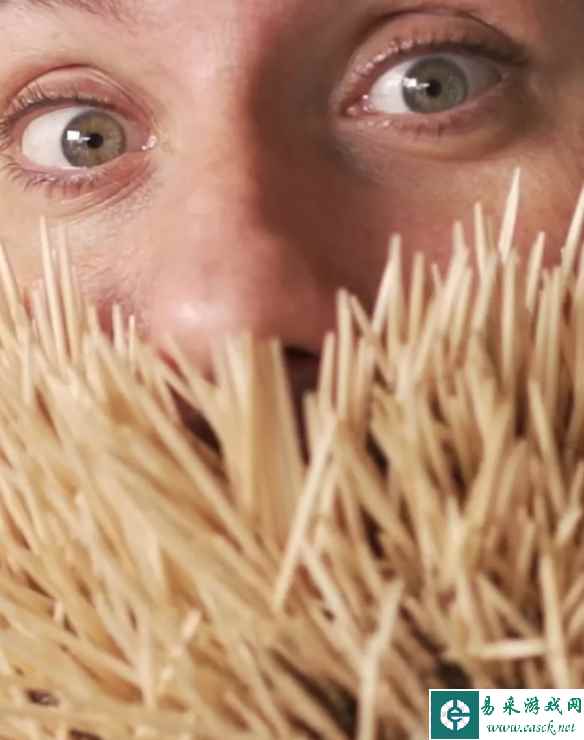 在胡子上插3500根牙签！最新"神奇"吉尼斯世界纪录诞生