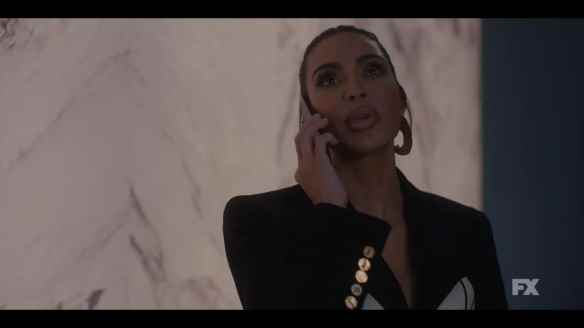 《美恐》第12季曝金卡戴珊特辑 夸张假睫毛迎新挑战