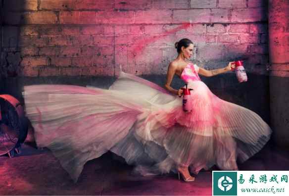 安吉丽娜·朱莉最新杂志写真 身材造型全都美翻了！