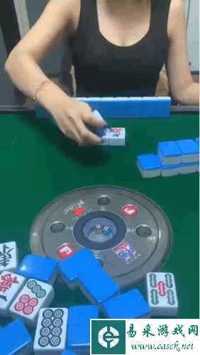 这麻将真白真大啊 动图 我本来就是体育爱好者啊！