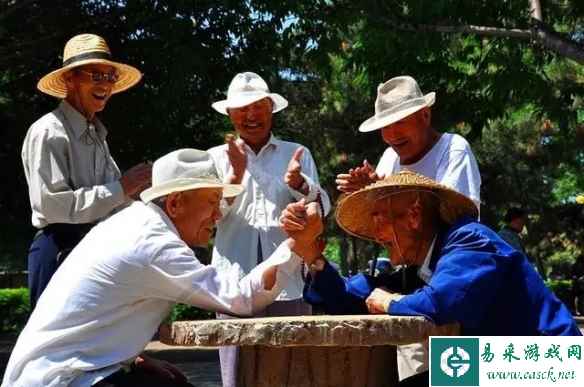 凑热闹凑堆有好处！研究：老年人经常社交可能更长寿