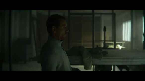 大卫芬奇新片《杀手》发预告 蒂尔达·斯文顿主演！