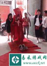 今天好多大大大包你满意 动图 超巨一脚给艾伦踹飞