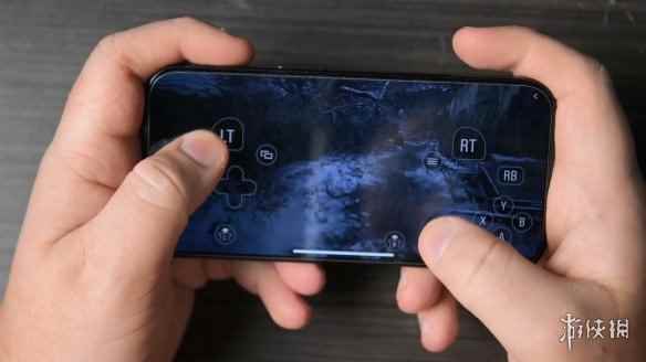 数毛社评iPhone15 pro游玩《生化8》表现：很难推荐