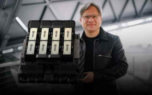 性能再度爆炸!英伟达H200取代H100成为新的最强AI芯片