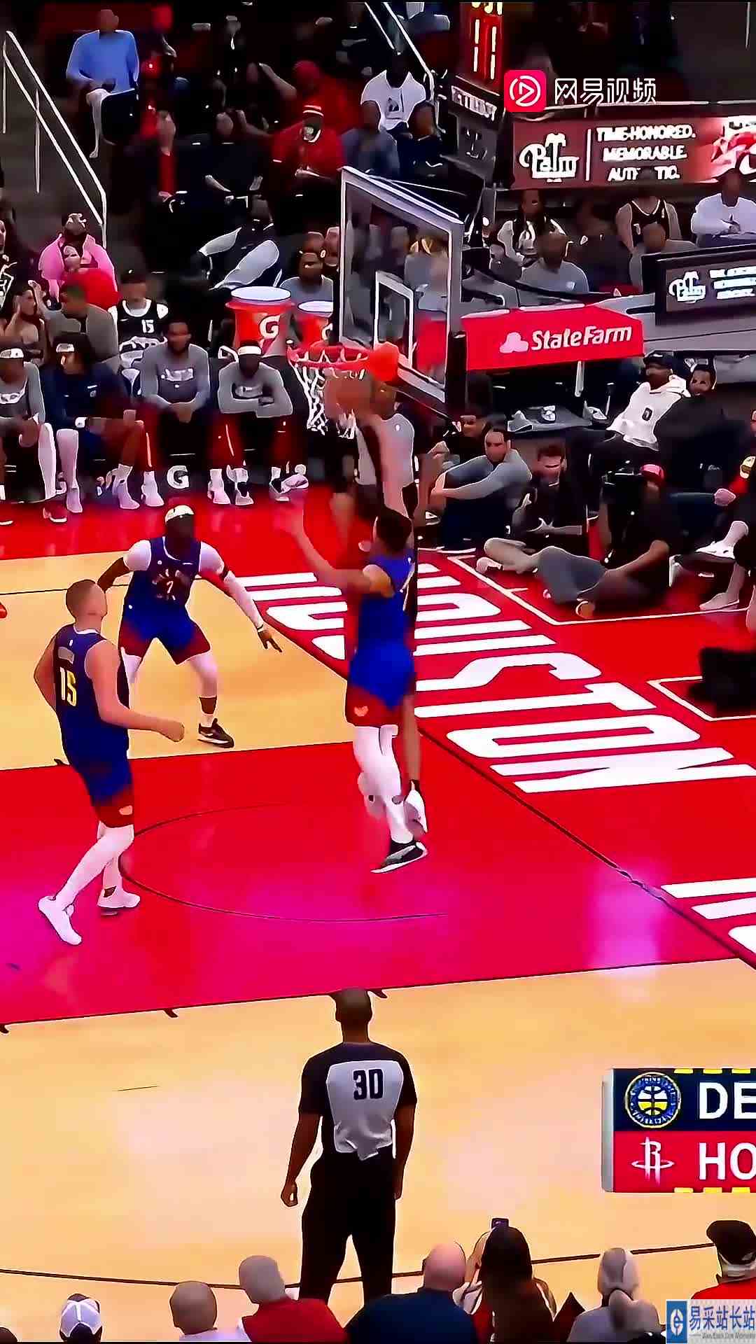 狄龙硬吃波特造犯规，顺势来个“鲤鱼打挺”，帅是帅，不痛吗？ （1）