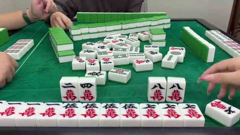 棋逢对手，深藏不露，结果打出四杠齐开走一走