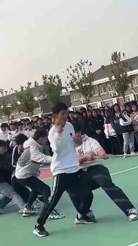 他没问题，只是他的队友先被嘲讽了允悲允悲允悲
