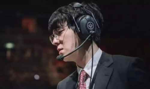 T1宣布kkOma教练回归！明年要助Faker成就五冠王