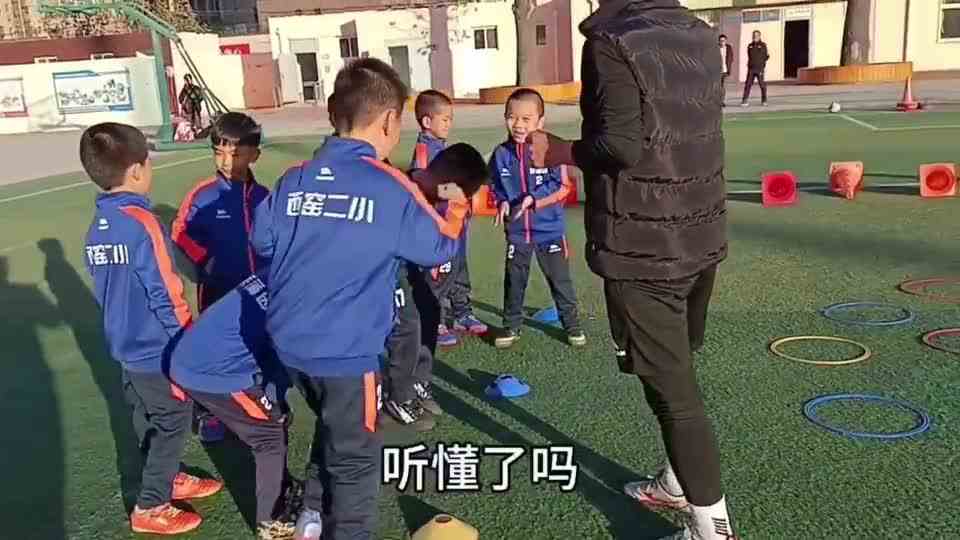 足球弹跳敏捷游戏小青蛙跳跳跳