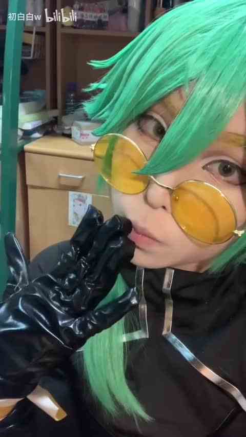 在其他游戏里，像我这么帅的一般都是主角呀!【英雄联盟ez心之钢cos】