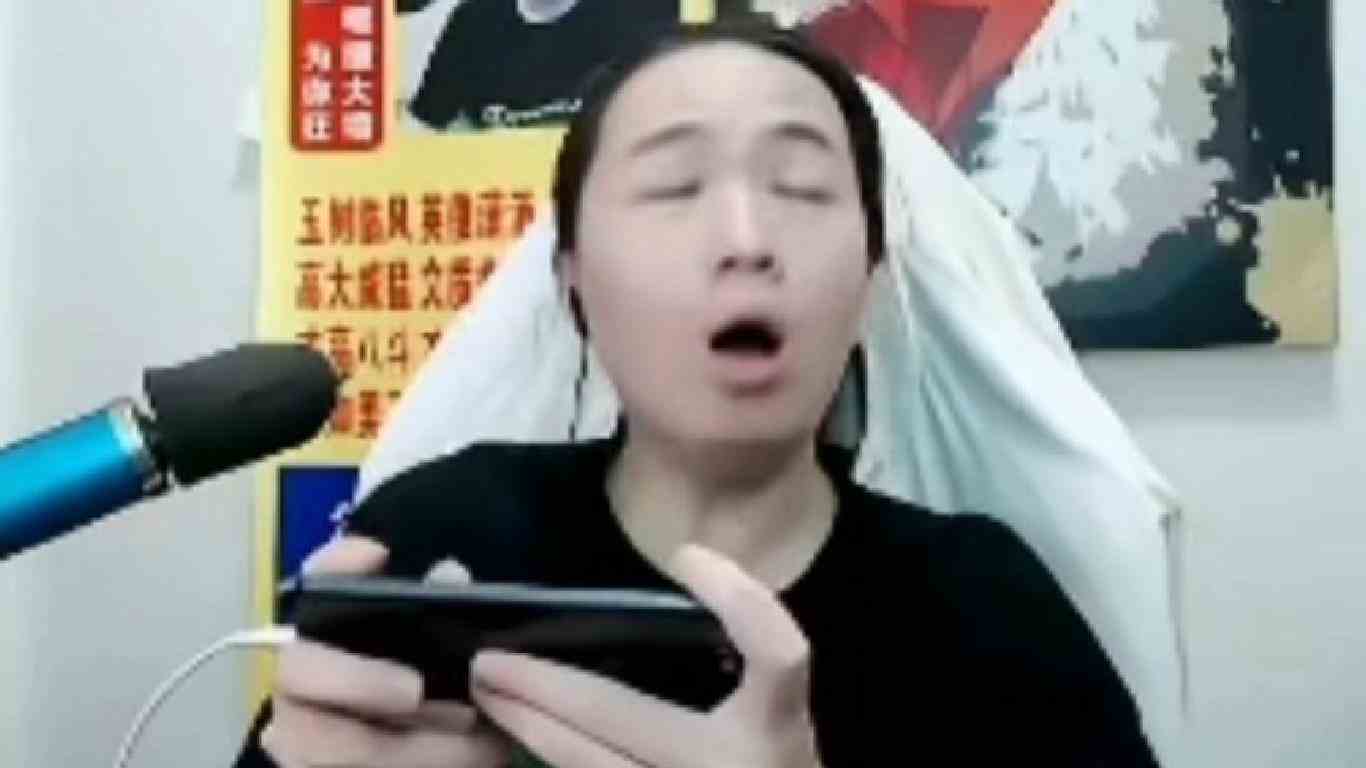 德华打巅峰赛遇到恶心队友随意选英雄#吕德华 #巅峰赛
