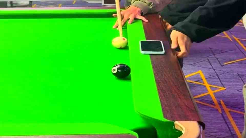 手机；完了冲我来的！