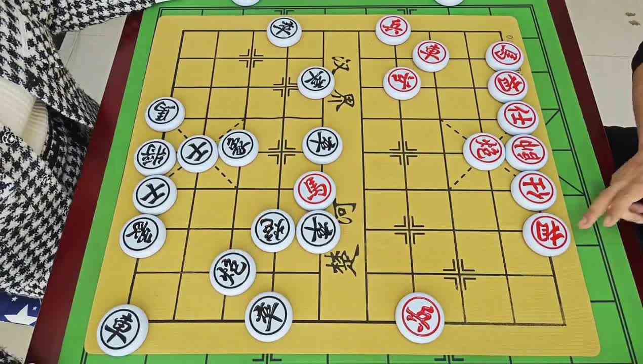 自不量力，还想把我吃成光蛋蛋，给你个空头不敢打，杀招都看不懂