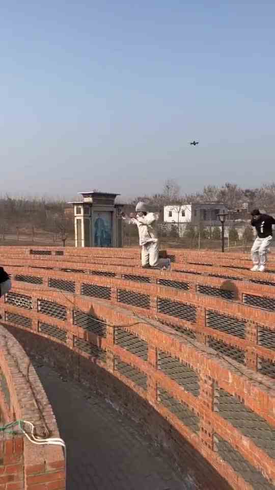 一个迷宫硬是被你们玩成了破解版。