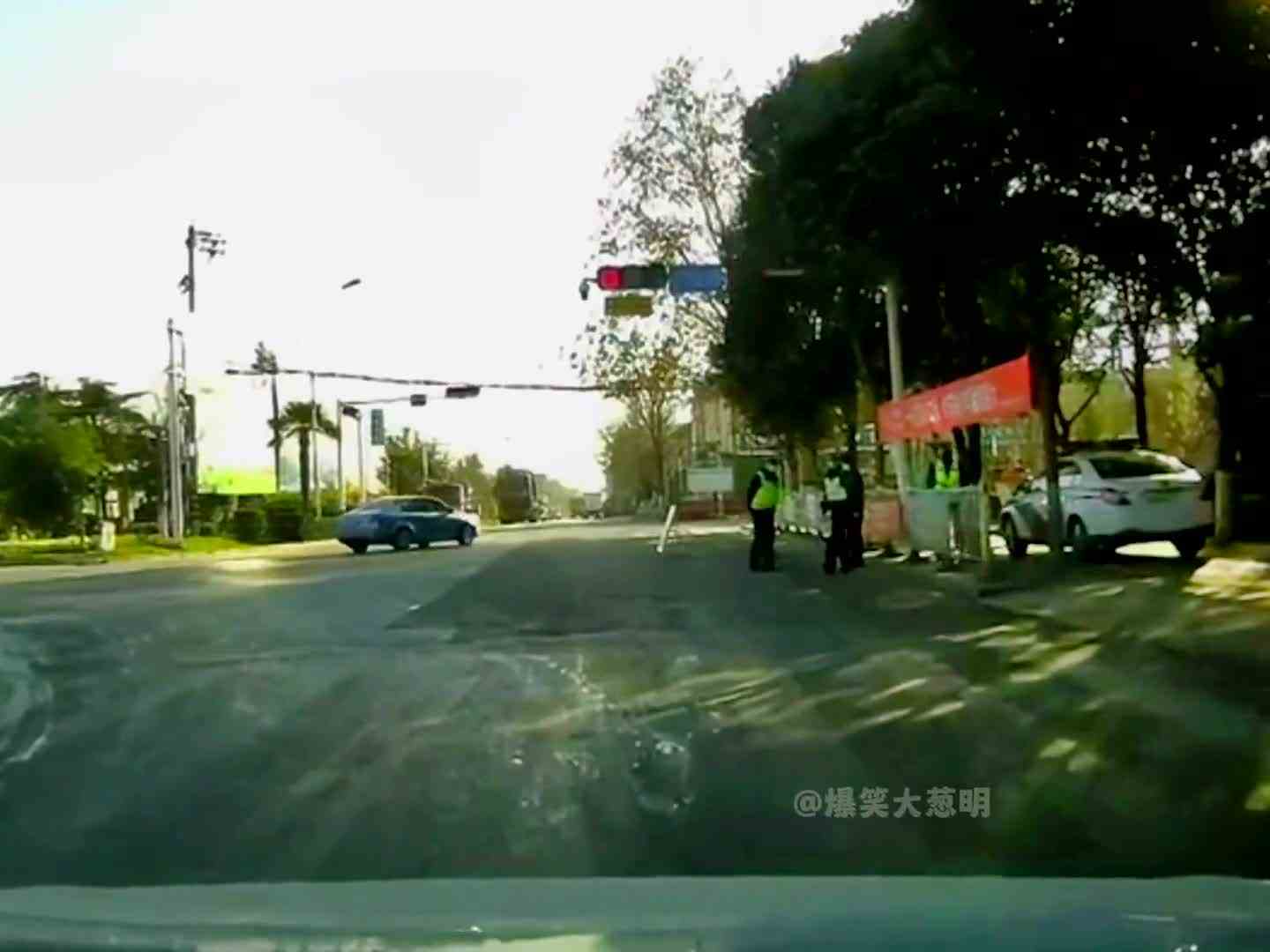 光速出警，皮肤压制？